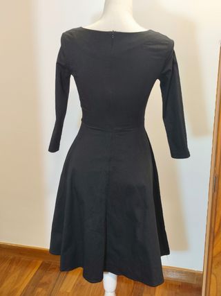Vestido negro manga larga con flamencos