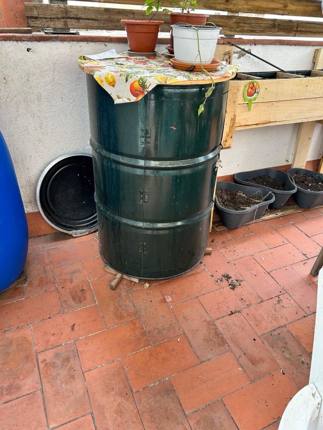 Barril decorativo con baldas