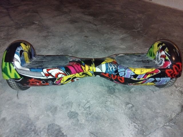 Hoverboard con design a graffiti