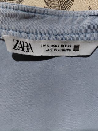 Camisa Zara azul cuello mahou talla S
Talla grande