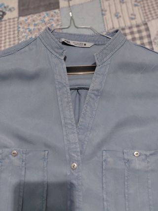 Camisa Zara azul cuello mahou talla S
Talla grande