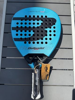 Pala Bullpadel Vertex 05 Woman 2026.