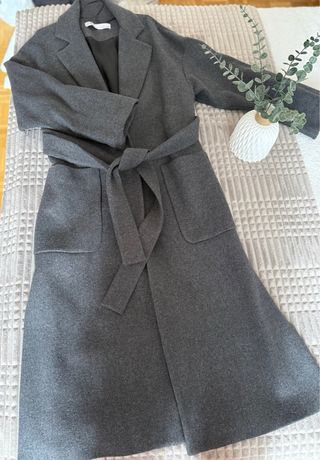 Abrigo oversize Zara con lazada