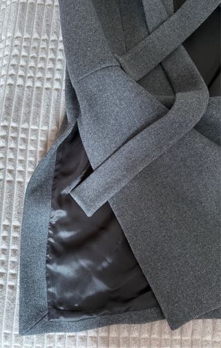 Abrigo oversize Zara con lazada