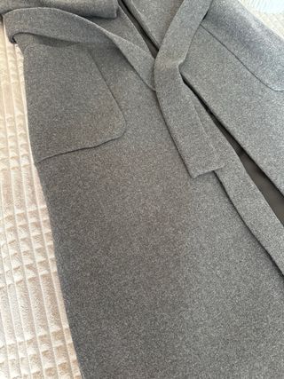 Abrigo oversize Zara con lazada