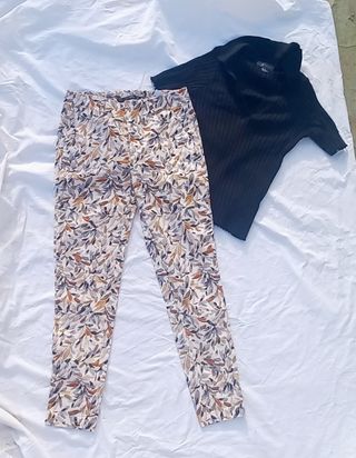 Pantalón estampado Zara beige multicolor