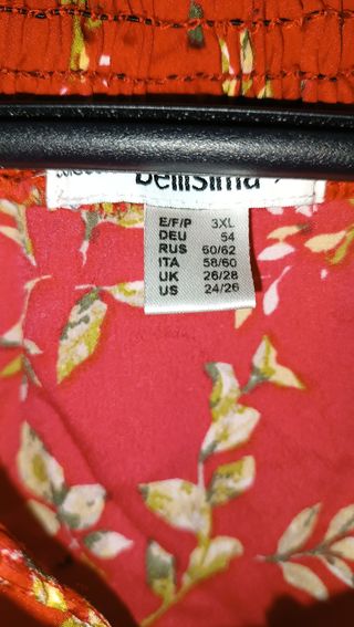 Blusa roja floral manga acampanada