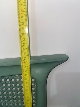 Cabecero de madera con rejilla