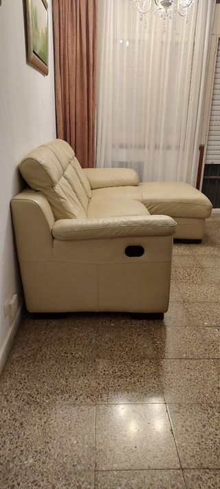 Sofá esquinero de piel beige