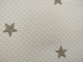 Vestimenta de cuna bebé