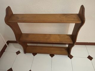 Estantería de madera