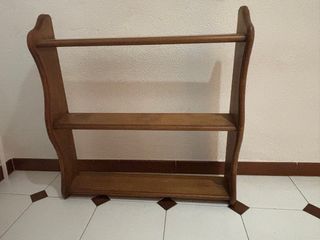 Estantería de madera
