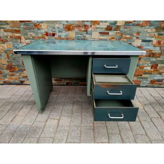 Escritorio de oficina industrial italiana de metal