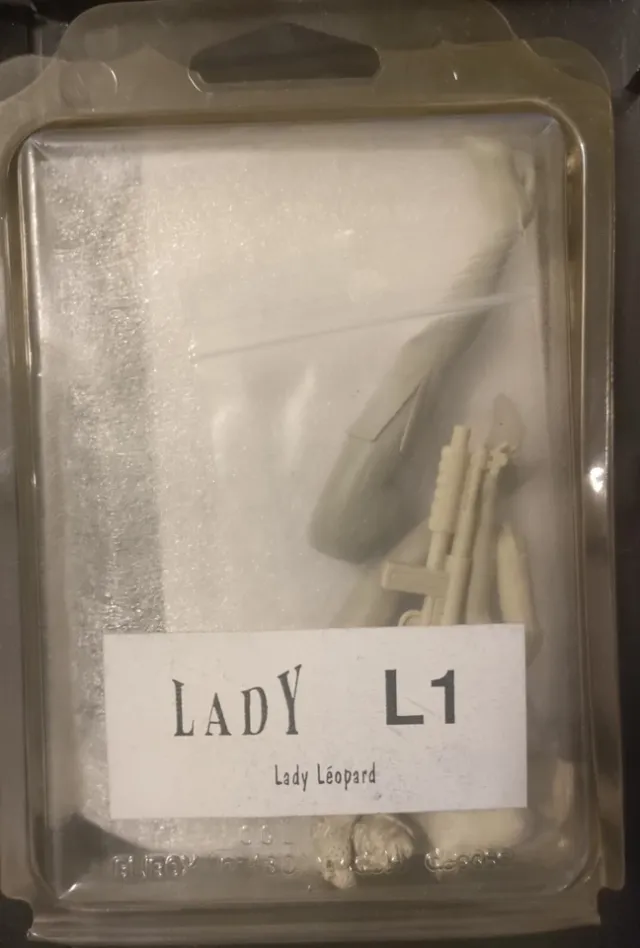 Figurina metallo resina Somov 75mm Lady Leopard
