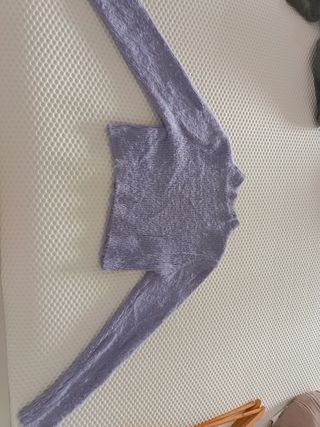 Jersey peludo morado cuello alto