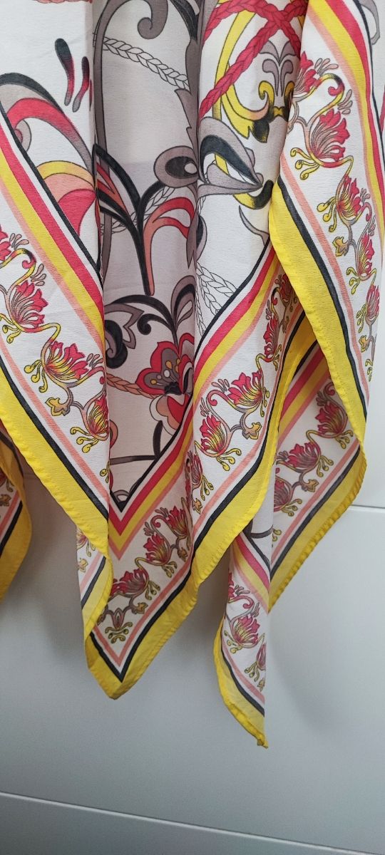 Vestido estampado blanco y multicolor