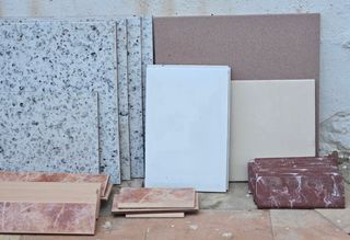 0€ Varias baldosas azulejos rodapié restos