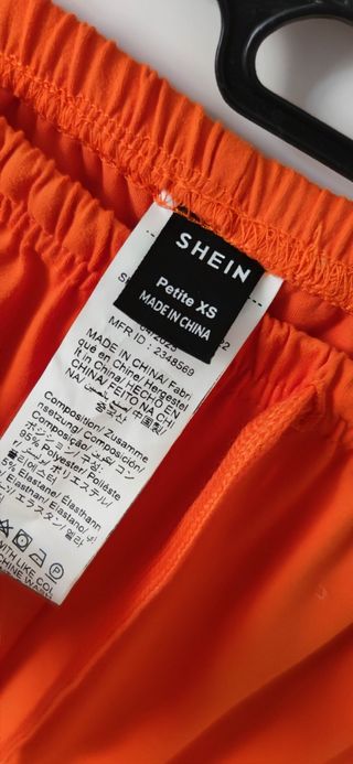 Pantalón naranja pierna ancha