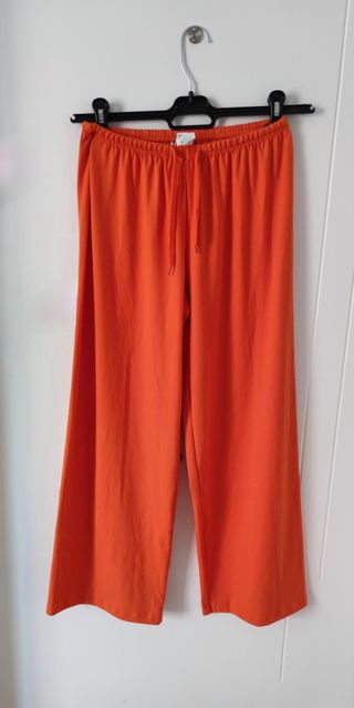 Pantalón naranja pierna ancha