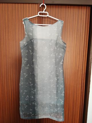 Vestido de fiesta gris floral