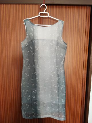Vestido de fiesta gris floral