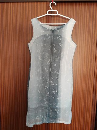 Vestido de fiesta gris floral