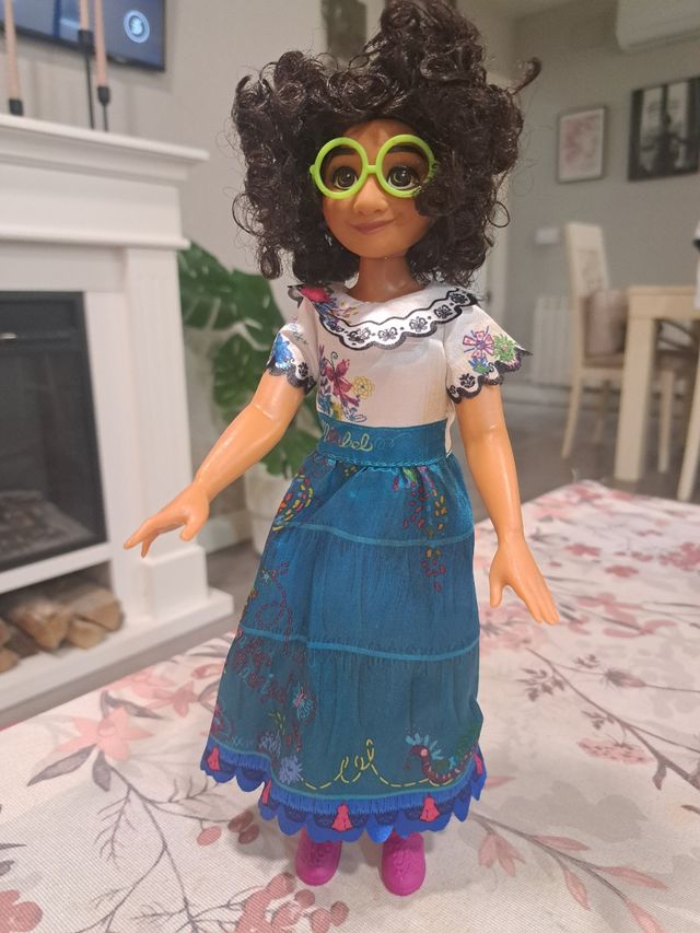 Muñeca Mirabel Madrigal Encanto