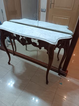Recibidor antiguo mármol y madera