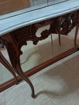 Recibidor antiguo mármol y madera