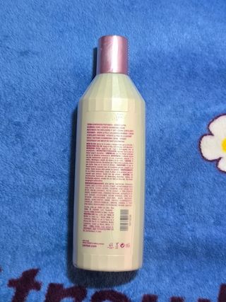 Loción Iluminadora perfumada de Seda Rosa y Musk