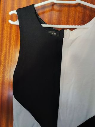 Vestido negro y blanco asimétrico 