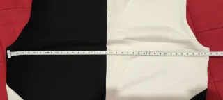 Vestido negro y blanco asimétrico