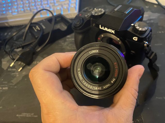 Panasonic Lumix dmc-g7 G Vario 14-42mm f/3.5-5.6