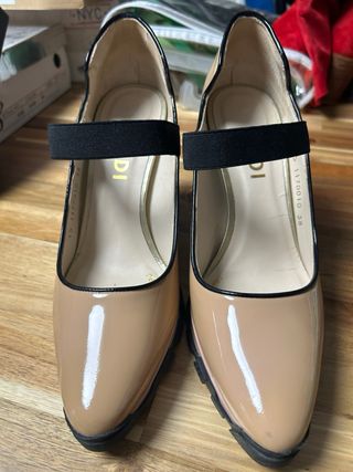 Scarpe da donna con tacco alto firmate