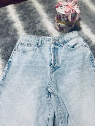 Pantalón vaquero Zara azul claro