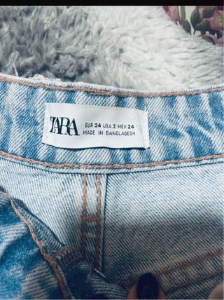 Pantalón vaquero Zara azul claro