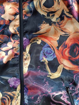 Chaqueta Adidas Floral Talla XS.
