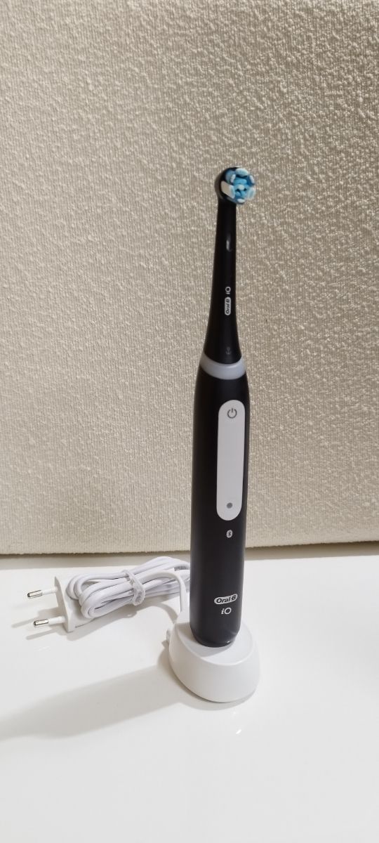 Spazzolino Elettrico Oral-B IO 4 Nero