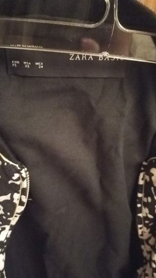Bomber Zara Estampada Talla XS