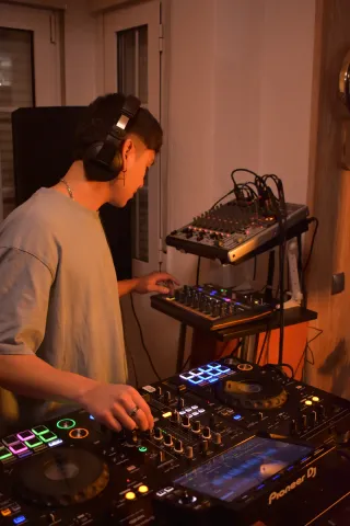 Clases de DJ Basico