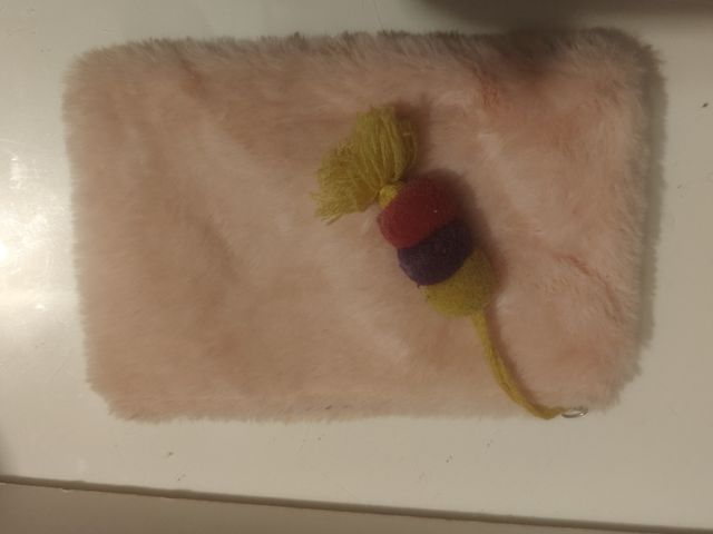 Conjunto tres neceseres peludos