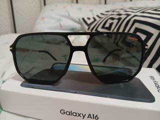 Gafas de sol Carrera negras y doradas