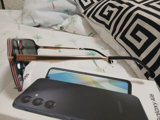 Gafas de sol Carrera negras y doradas