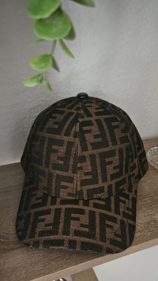 Gorra Fendi FF Marrón y Negra