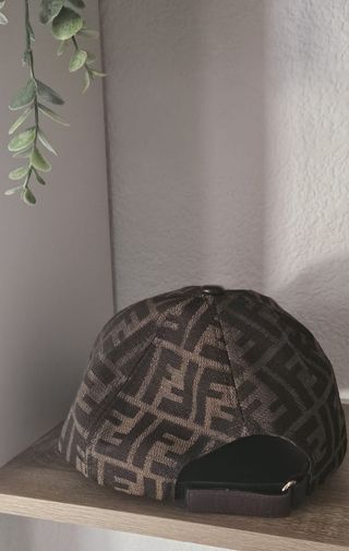 Gorra Fendi FF Marrón y Negra