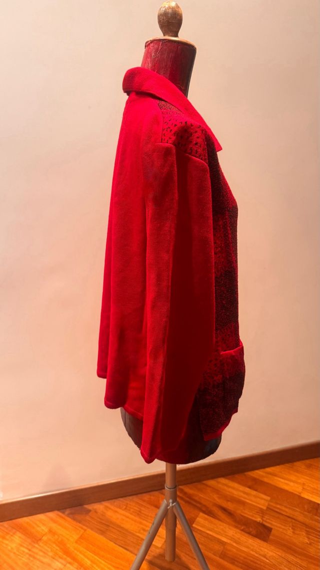 Morbida maglia rossa con bottoni XXL