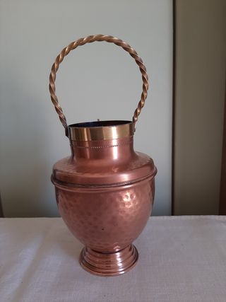 Piccola anfora in rame e ottone