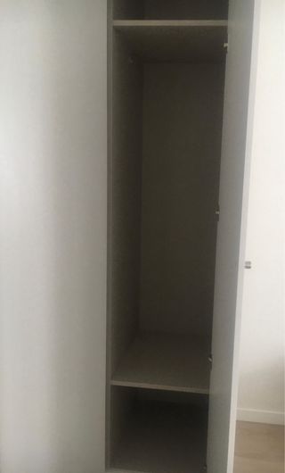 Mobile ad angolo in legno bianco