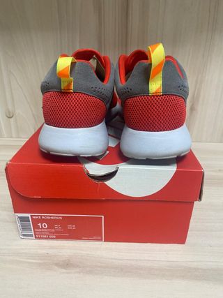 Zapatillas Nike Rosherun hombre gris/rojo