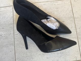 Zapatos de tacón negros